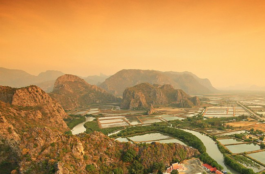 ชมวิวไฟแดงที่เขาแดง สวยเกินคำบรรยาย